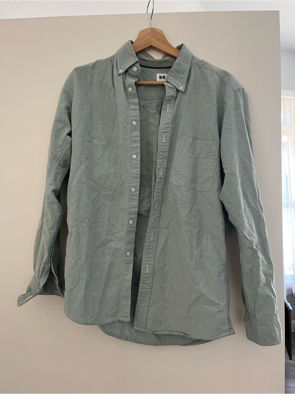 Uniqlo Men's Sage Green Button-Down Casual Shirt